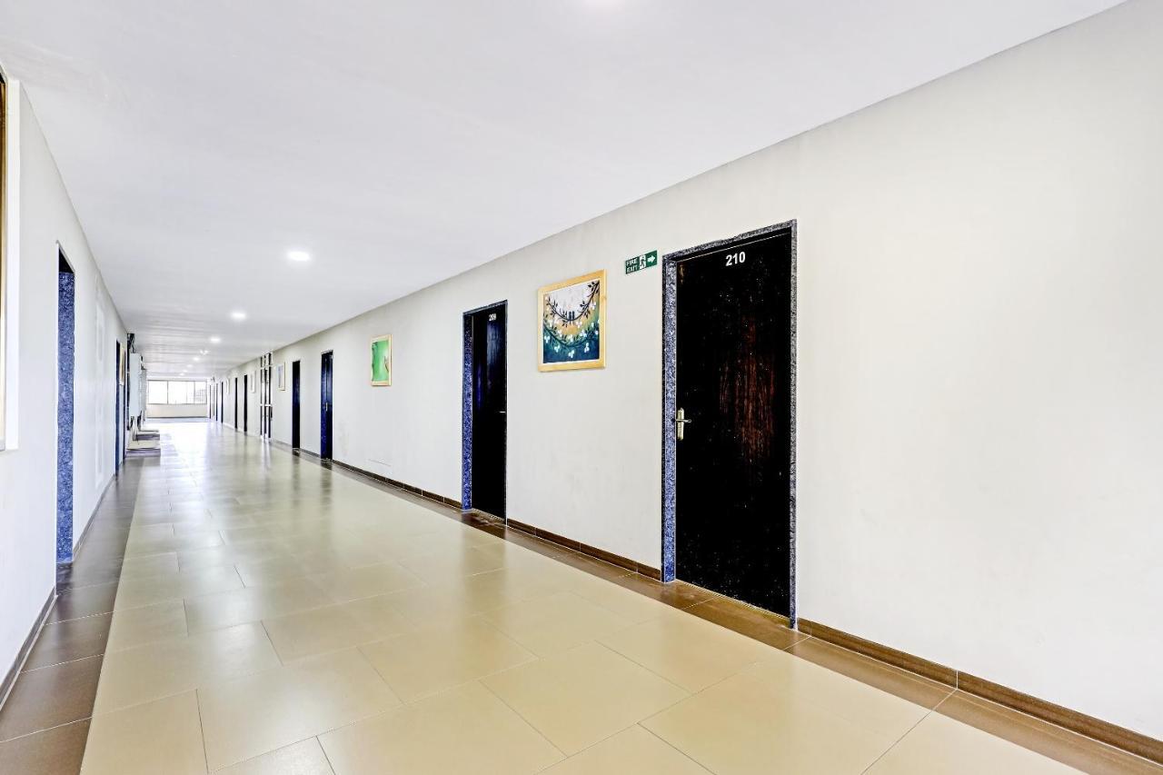 Oyo 70752 Viram House Gorwa Exterior photo